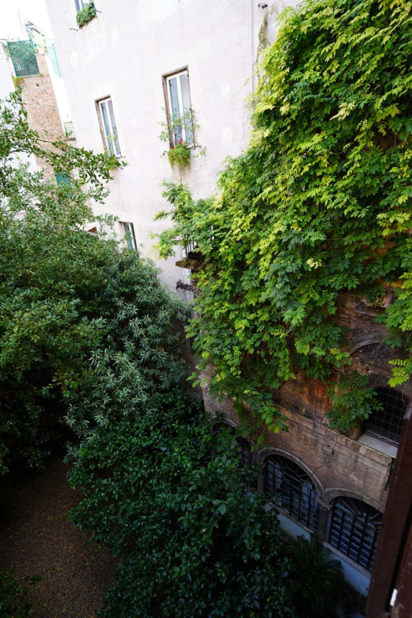 Rome Center, Luxury & History In Via Monserrato Екстериор снимка